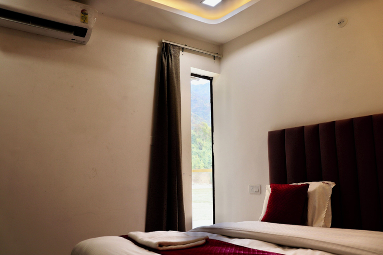 Others 4, Maayaa inn by Ganges, Garhwal
