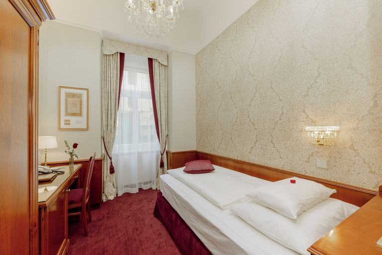 Bedroom 2, Hotel Stefanie, Wien
