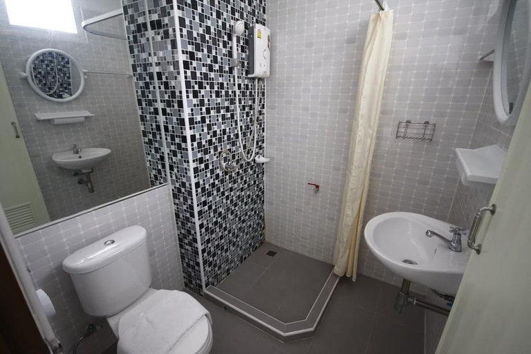 Bathroom, La VIVA Hotel, Muang Buri Ram