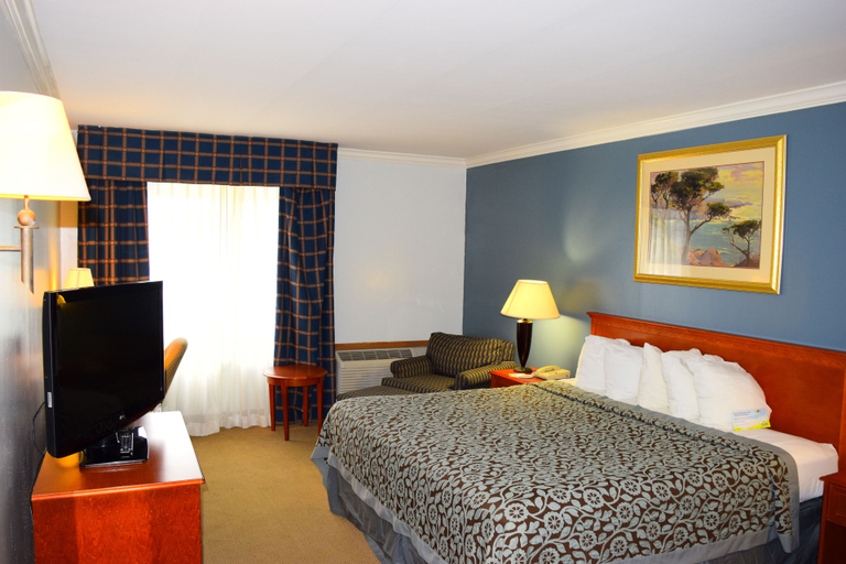 Bedroom 3, Days Inn by Wyndham Rock Falls, Whiteside