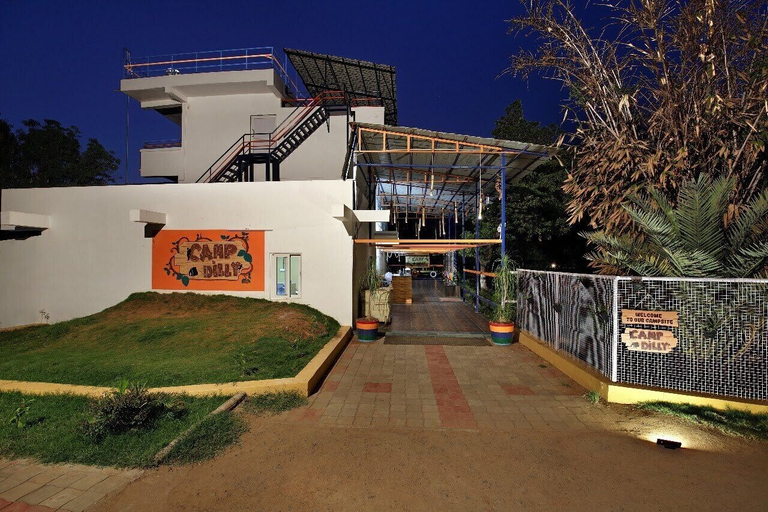 Exterior & Views