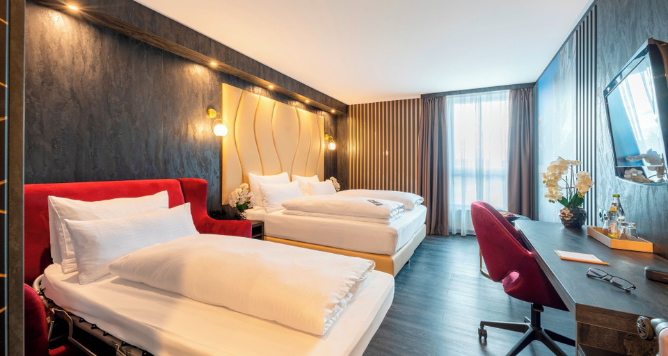 Bedroom 4, PLAZA Premium Parkhotel Neu-Ulm, Neu-Ulm
