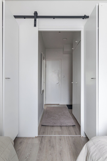 Bedroom 2, 2BR Apt near Center with Free Parking, Päijänne Tavastia