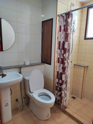 Bathroom 4, Sunflower Place, Bang Rak