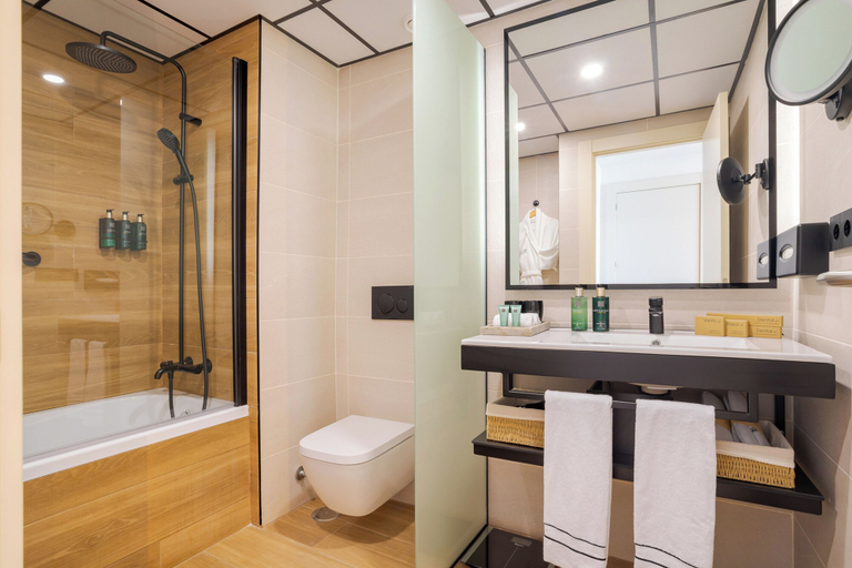 Bathroom 4, The Level at Melia Alicante - Adults Only, Alicante