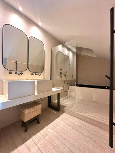 Bathroom 5, Chateau Pimo, Var