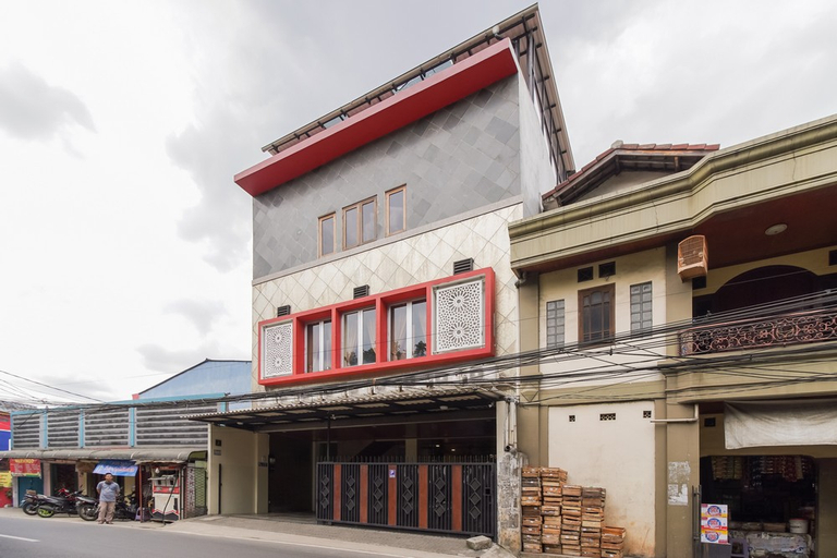 Exterior & Views 2, Urbanview Hotel Cantee Halim Perdanakusuma by RedDoorz, East Jakarta