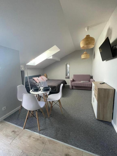 Others 4, Apartamenty 100 metrow do plazy, Puck