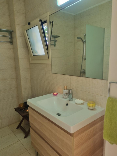 Bathroom 3, Searenity Seafront house (50m from the beach), Larnaca