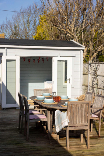 Room 5, Charming Seaside Cottage - 5-min Walk to Beach, West Sussex