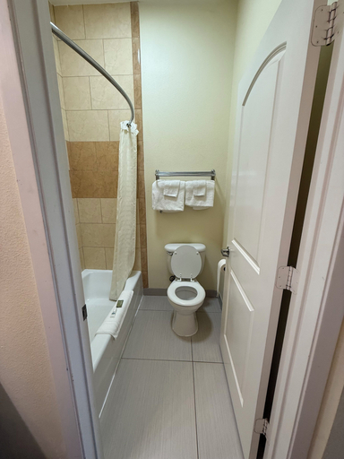 Others 5, Executive Inn & Suites, Camp