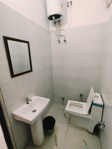 Bathroom 4, Hotel Hare Krishna Vrindavan, Mathura