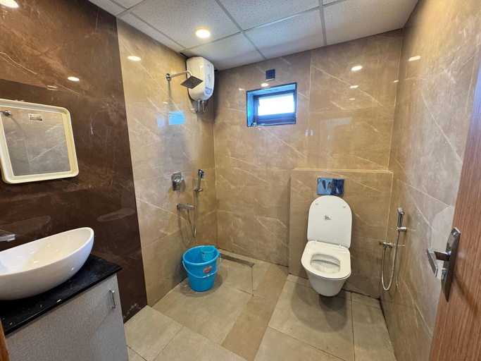 Bathroom 4, HOTEL MADHAVA RESIDENCY, East Godavari