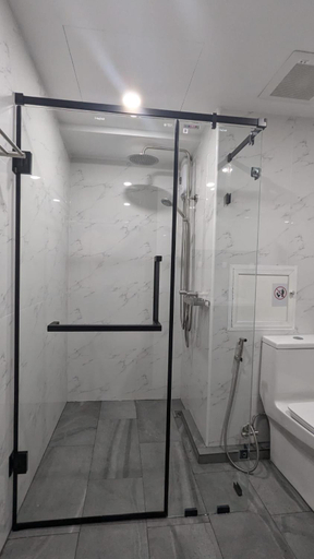 Shower, Hagone-Condotel, Pattaya