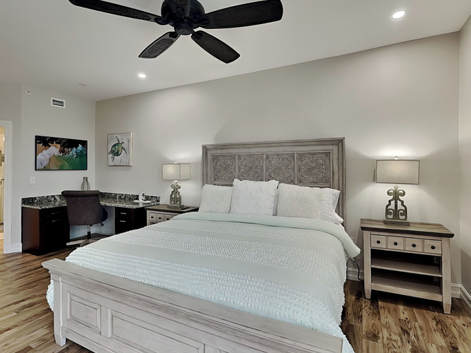 Bedroom 2, Palm Harbor Club, Lee