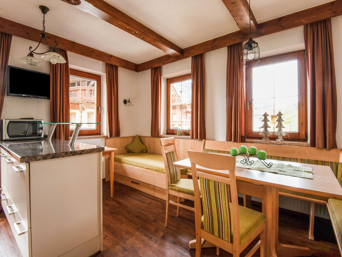 Others 3, Modern vacation apartment with a view, Schwaz