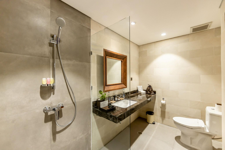 Bathroom 11