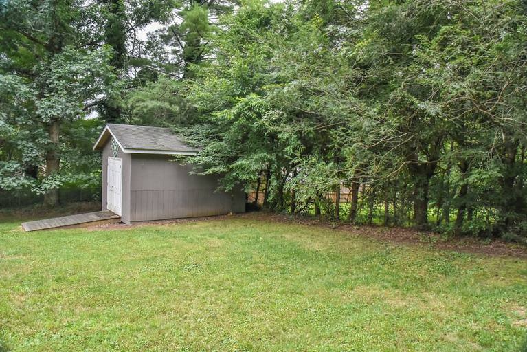 Others 5, Grey Eagle Cottage with Hot Tub, Buncombe