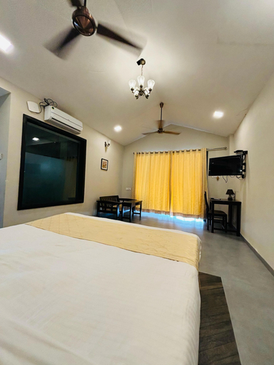 Bedroom 2, MOUNTAIN BREEZE RESORT, Satara