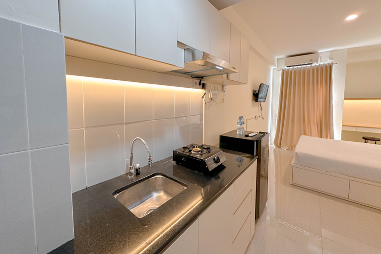 Others 2, Pleasant and Good Location Studio at Bale Hinggil Apartment By Travelio, Surabaya