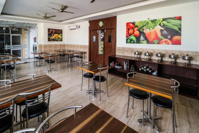 Food & Drinks, MOTEL MAURYA, Chandigarh