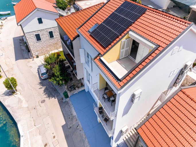Exterior & Views, Apartments Ema-Comfort Two Bedroom Apartment with Sea View  Fancy, Ploče