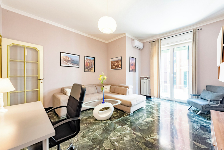 Others 4, Cute flat with terrace, Genova