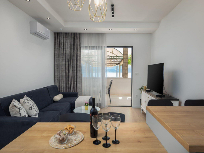 Others 5, Apartments Tomas- Standard One Bedroom Apartment with Balcony A2, Omiš