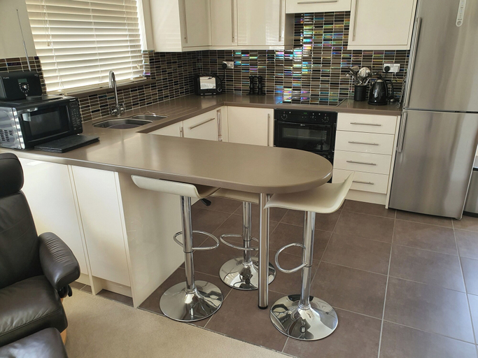 Private kitchen 3, Mumbles Cottage - Sleeps 4 - Pets Ok - Parking, Swansea