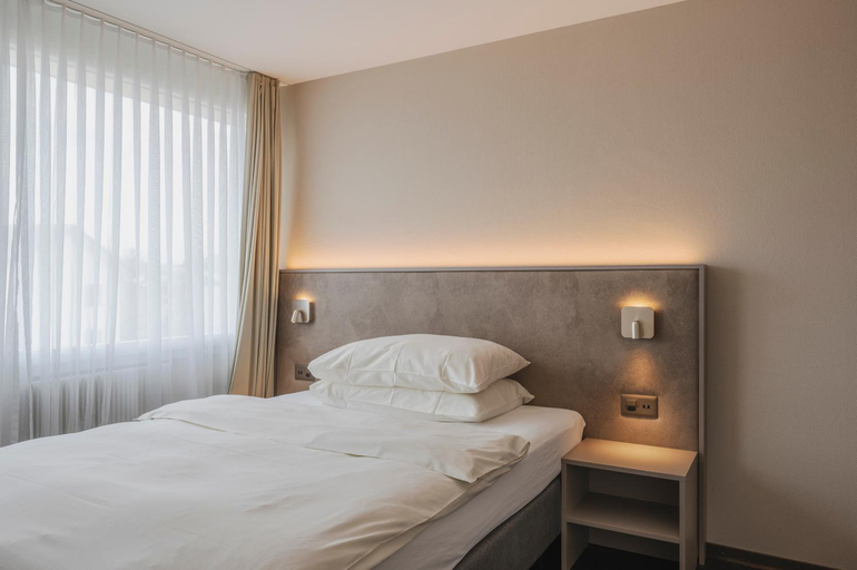 Bedroom 2, Amanthos Living Zürich Airport (Self Check In), Bülach