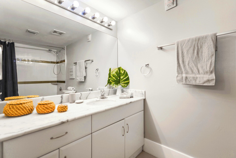 Bathroom 4, Well-Appointed Condos in Brickell, Miami-Dade
