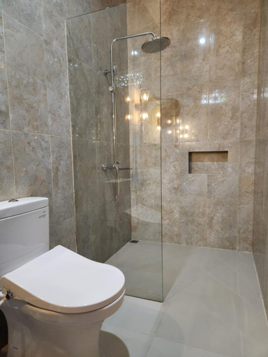Bathroom 4, Rumah Kanyuru, Buleleng