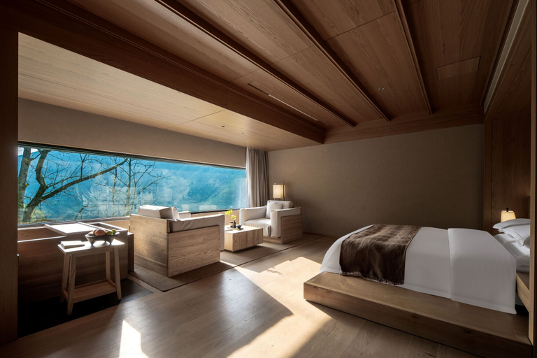 Bedroom 3, The Mountain Route, Guang'an