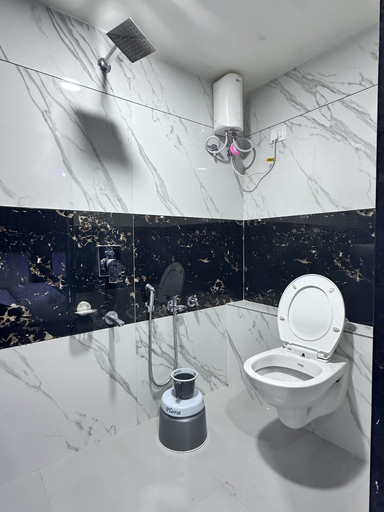 Bathroom, HOTEL THE PACIFIC, Ahmadabad