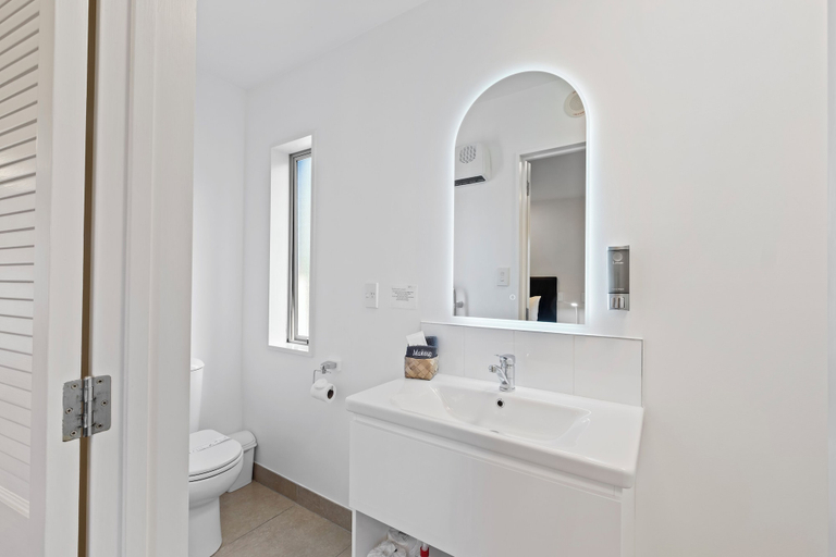 Bathroom 4, Tussock Peak Lodge, Hurunui