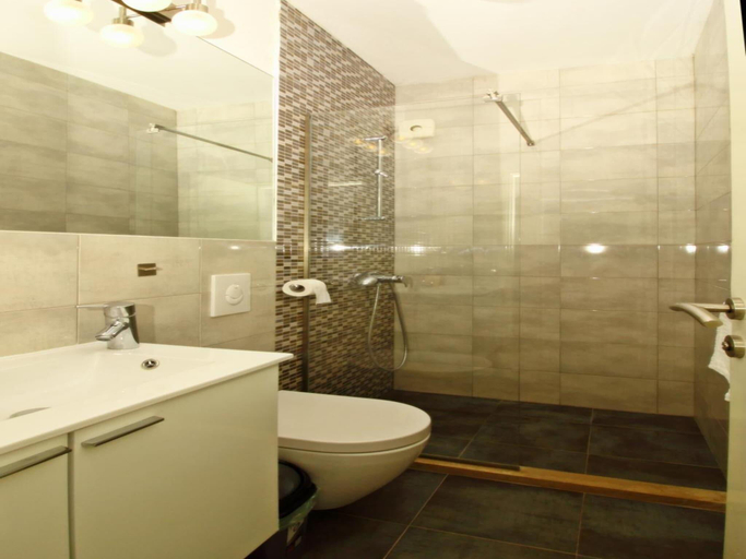 Bathroom, Apartment Dubreta with balcony, Konavle