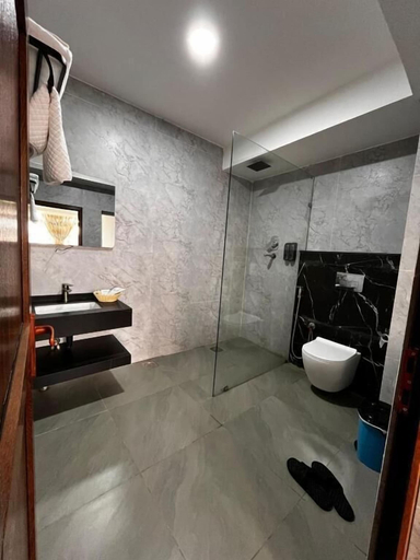 Bathroom 2, Hotel Robot, Bagmati