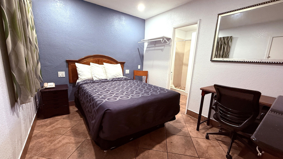 Bedroom 10