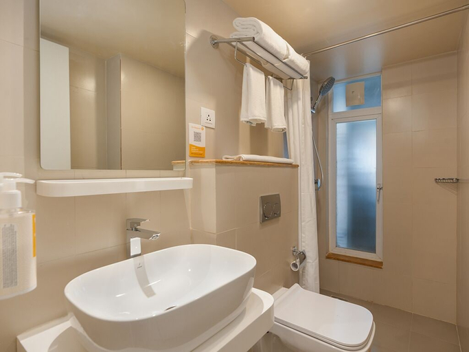 Bathroom 4, Bloom Hotel Saki Vihar, Mumbai Suburban