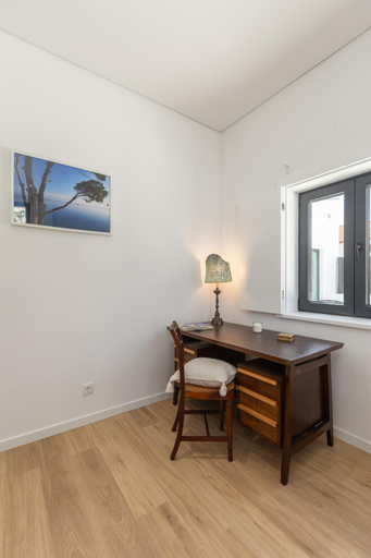 Others 5, Casa Camarinhas, Aveiro