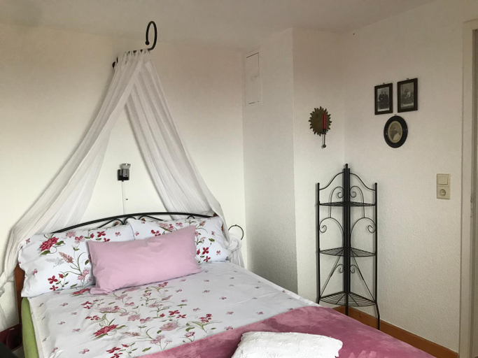 Bedroom 2, Turmstuble im Torhaus von 1545, Neustadt an der Aisch-Bad Windsheim