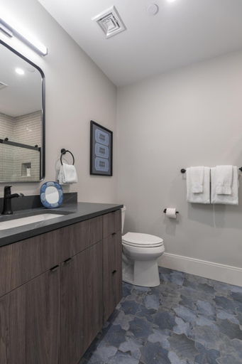 Others 2, Symphony Suites by Thatch, Boston