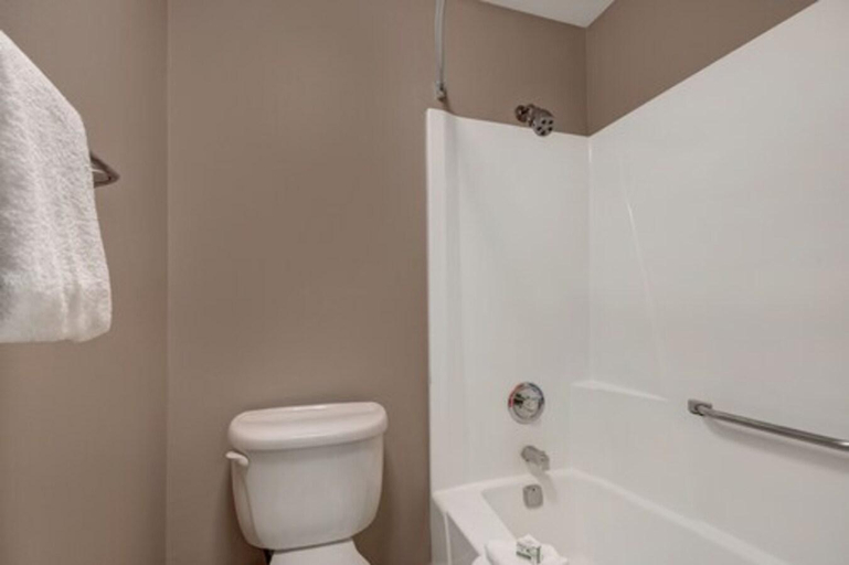 Bathroom 8