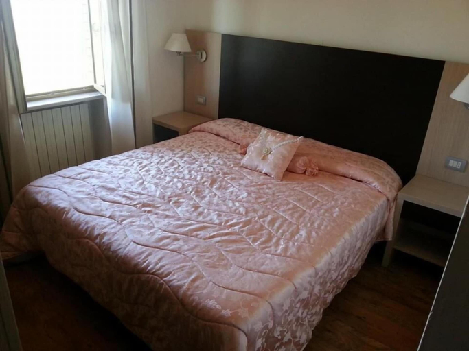 Bedroom 4, Hotel Garibaldi, Siena