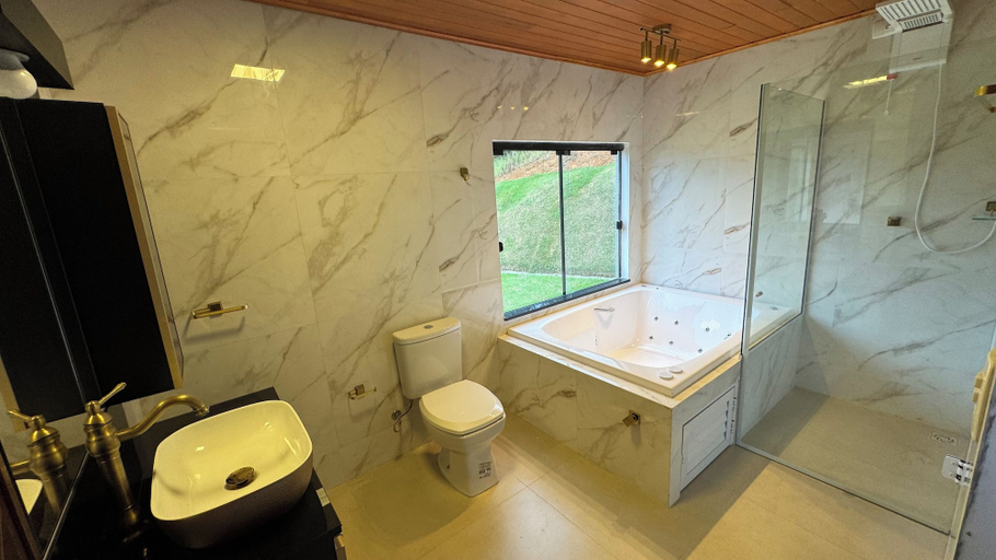 Bathroom 3, Kleines paradies chalés, Blumenau