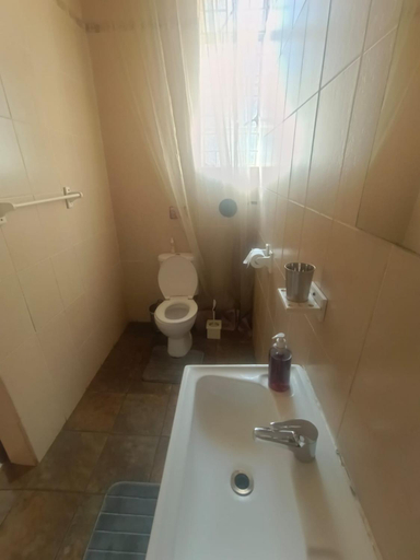 Others 3, Yellowstone Guest House, Ekurhuleni