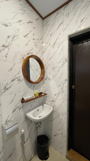 Bathroom 11