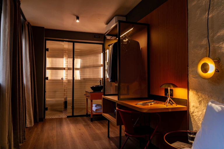 Others 5, LETOH LETOH Sevilla, Sevilla