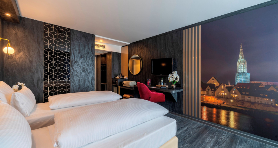 Bedroom 3, PLAZA Premium Parkhotel Neu-Ulm, Neu-Ulm