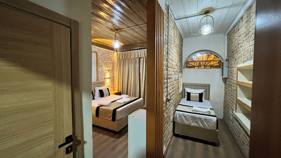 Bedroom 4, Besiktas Guest Hotel, Beşiktaş